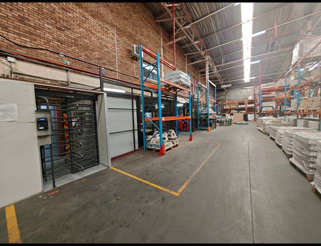 6,490M² WAREHOUSE FOR SALE IN CITY DEEP